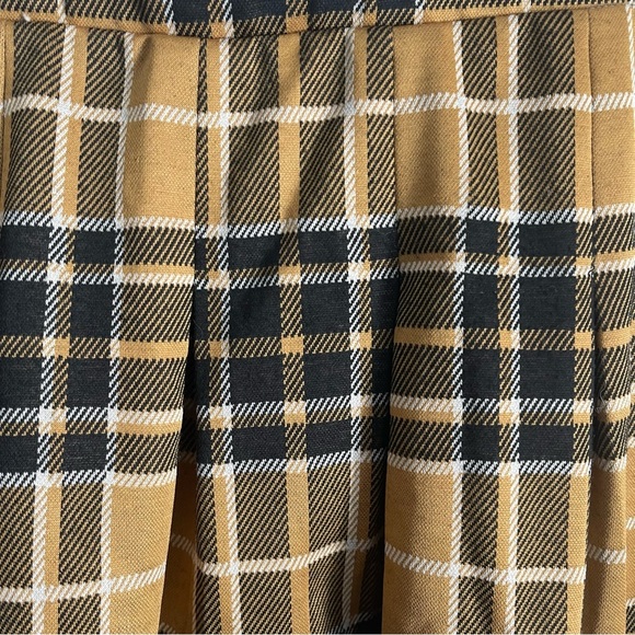 Derek heart women’s Plaid mini skirt fall colors size medium pleated - Picture 3 of 7